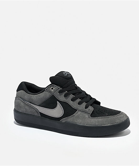 SB プレイヤー Nike SB Force 58 Dark Days Black Skate Shoes | Zumiez