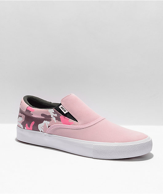 nike pink camo shoes