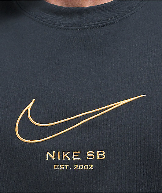 Black and gold nike clearance tee