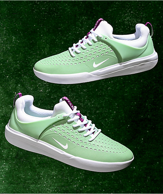 Prueba frotis calendario Nike SB Nyjah 3 Enemal Zapatos de skate Verde y Blanco