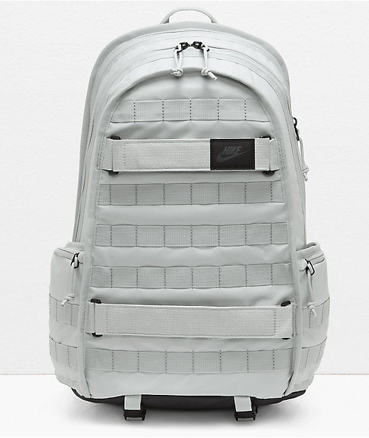 Athletic Literacy Perforering Nike SB RPM Silver, Black & Anthracite Backpack