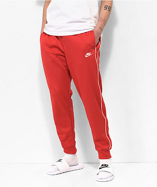 Celsius Agresivo Barrio Nike Sportswear Club pantalones jogger de chándal rojos y blancos