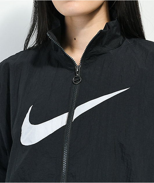 la seguridad simultáneo Avispón Nike Sportswear Essential chaqueta deportiva negra