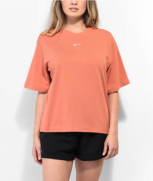 biología pozo Oficiales Nike Sportswear Essentials camiseta naranja cuadrada