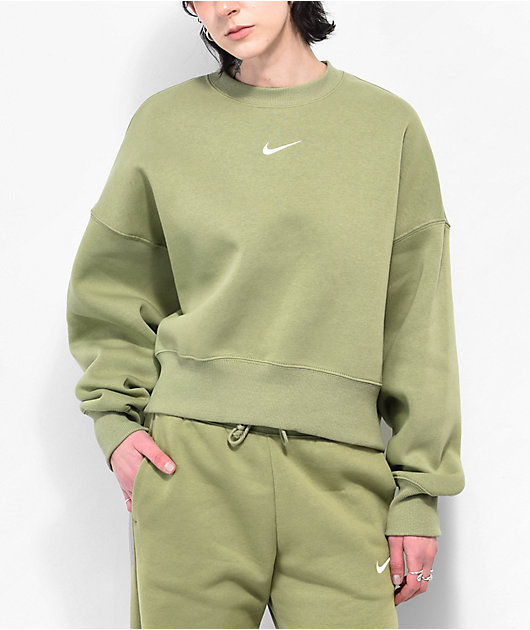 green crew neck nike