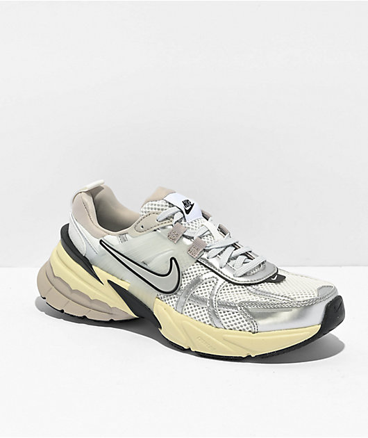 Nike sneakers gold online