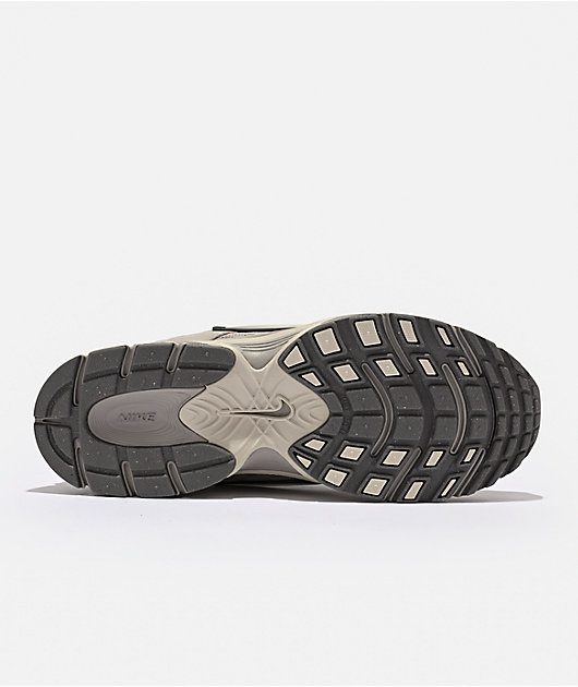 Nike V5 RNR Moon Particle Shoes