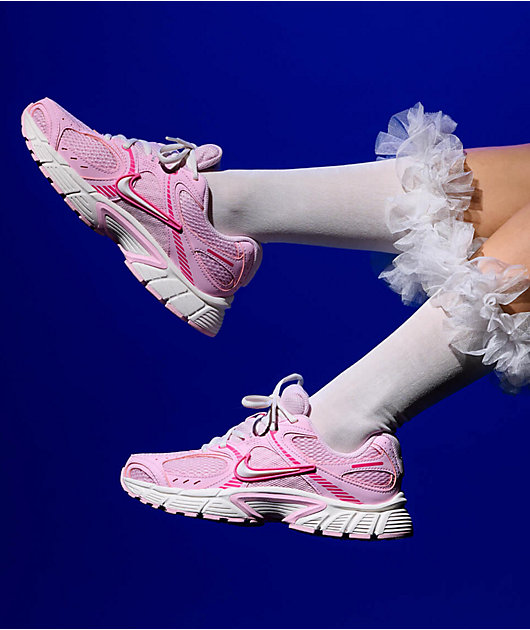 Nike V5 RNR Pink Foam, Pinksicle & Sail Cream Shoes