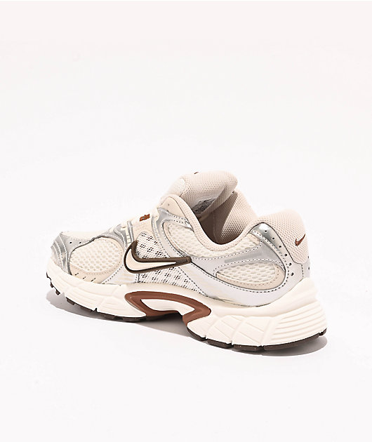 Nike V5 RNR Sail & Orewood Brown Shoes