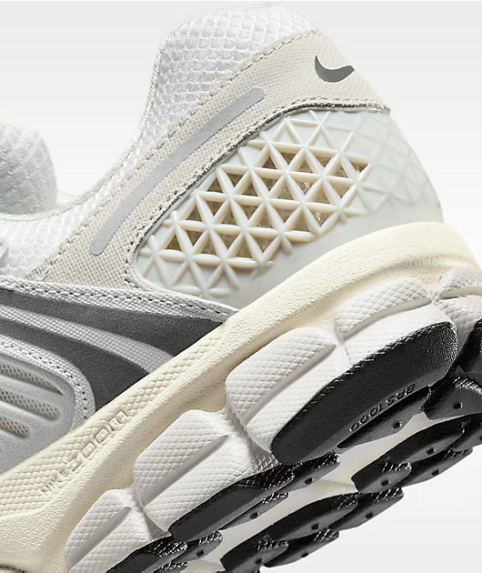 Nike Zoom Vomero 5 SE Platinum Tint & Photon Dust Shoes