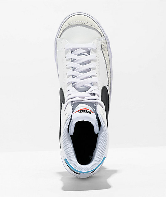 solo Más Labor Nike para niños Blazer Mid '77 Zapatos de cuero blancos, negros y azules