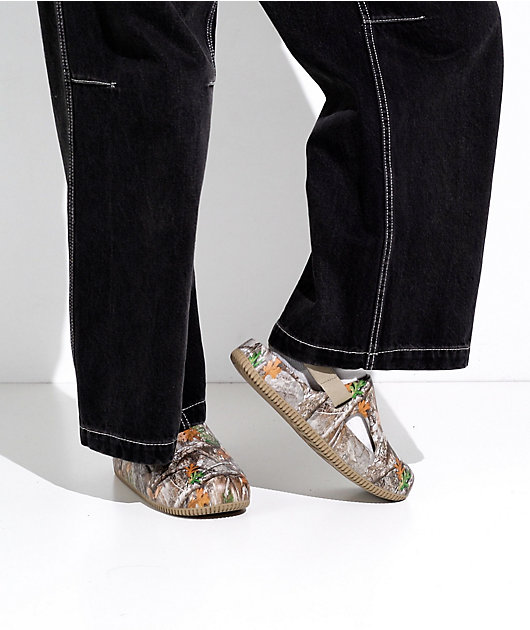 Nike x Realtree Calm Camo & Khaki Mule Sandals | Zumiez