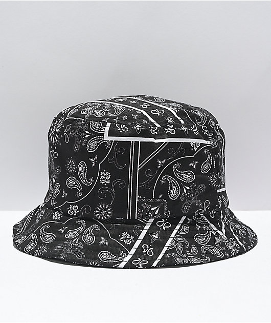 VEILED BUCKET HAT IN BLACK BANDANA