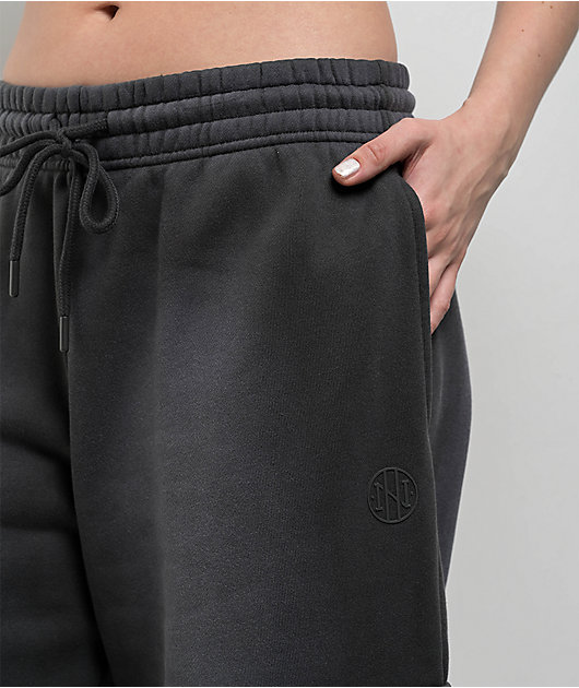 Ninth Hall Payton Charcoal Wash Relaxed Cargo Sweat Shorts | Zumiez