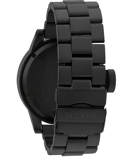 nixon chronicle watch