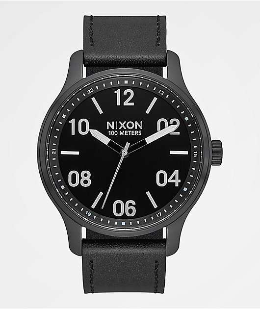 Nixon Patrol reloj analógico negro y plateado