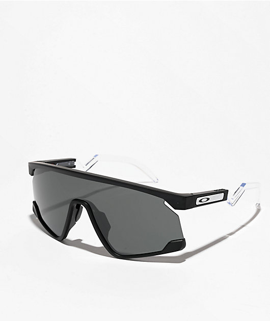 Oakley - Clifden Sunglasses - Matte Black / Prizm Black Polarized | T.T.O.O
