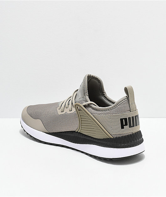 PUMA Pacer Next Cage zapatos en negro, beige y blanco