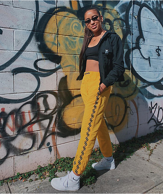 Petals and Peacocks Kindness Black & Yellow Crinkle Sweatpants