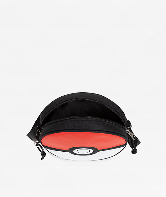 ショルダーバッグ・ポシェット EASTPAK Ada Pokemon Ball Pokémon x Eastpak Ada Pokéball Crossbody Bag | Zumiez