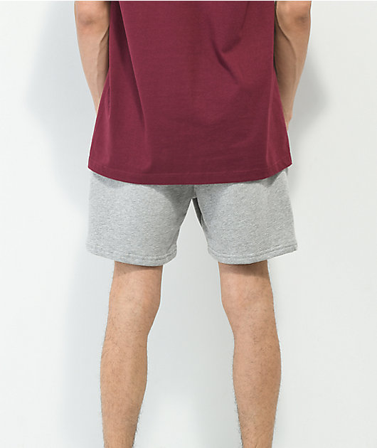 Primitive Collegiate Arch shorts de chándal de polar grises
