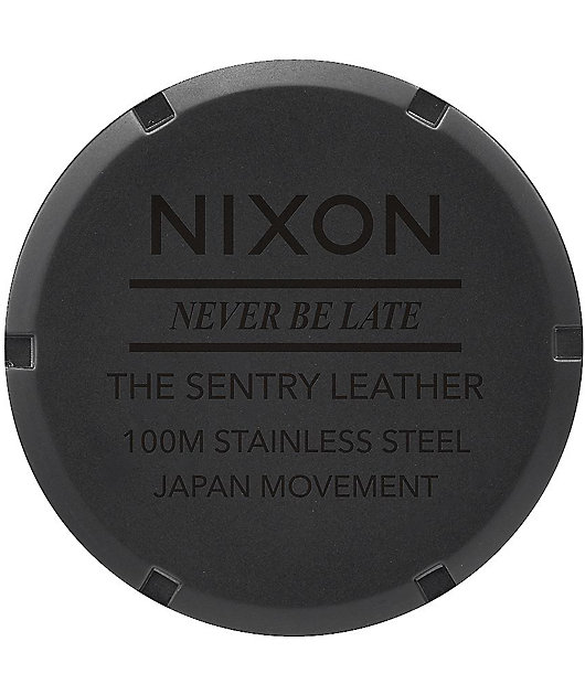 Reloj Sentry de cuero negro mate y dorado de Nixon