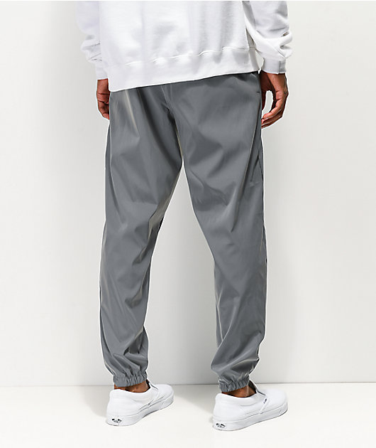 pantalones grises de chandal
