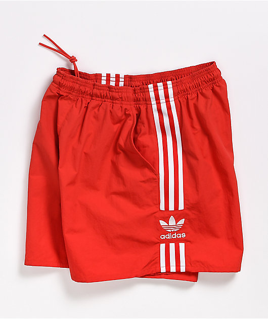 Shorts de rayas rojas con cintura elástica de adidas Originals | Zumiez