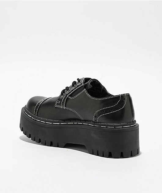 Double outlets Shoe with Solid Black Base