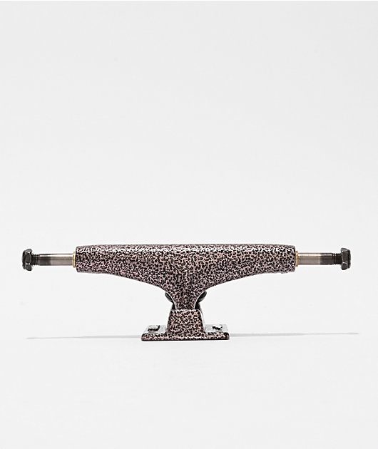 スケートボード トラック THUNDER TRUCK LIGHT　147 Thunder Black Rose Lights 147 Skateboard Truck | Zumiez