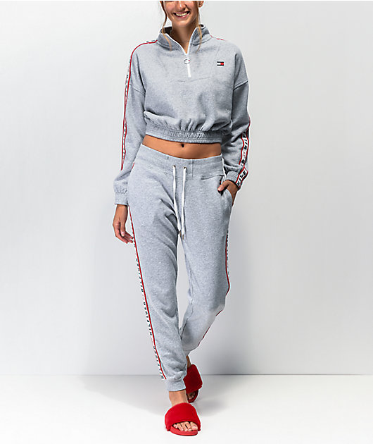 Tommy Hilfiger Logo Tape Joggers 2024 www.alhudapk