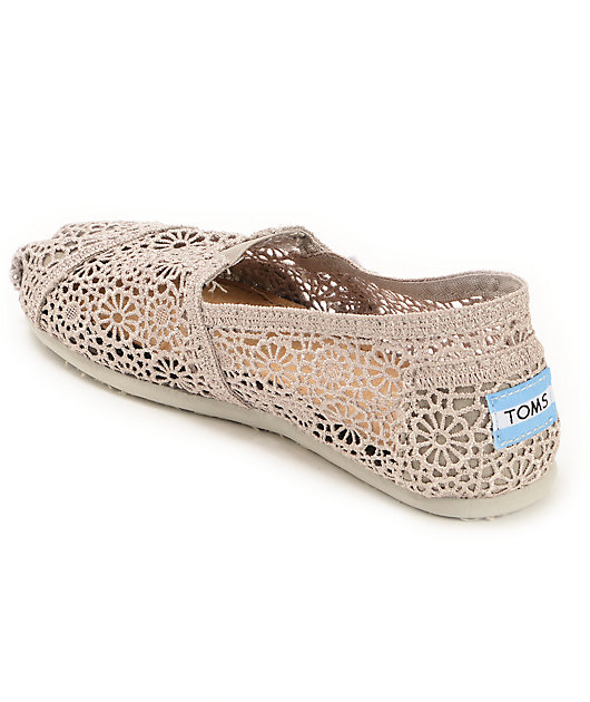 tan crochet toms