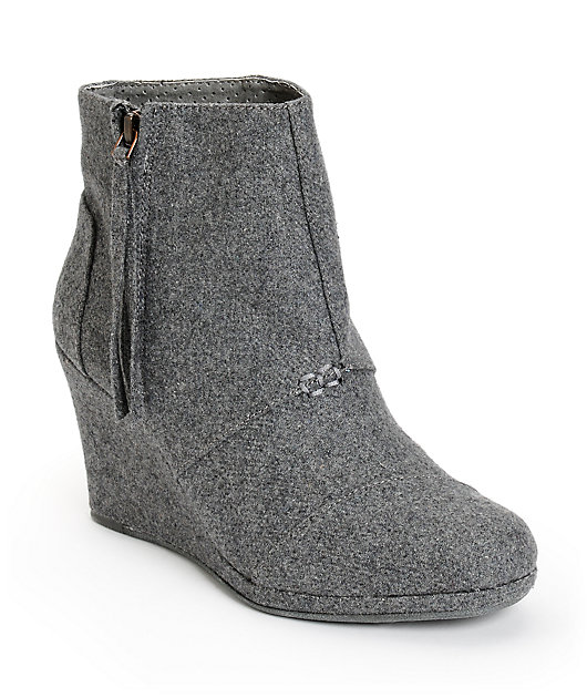 toms desert wedge grey