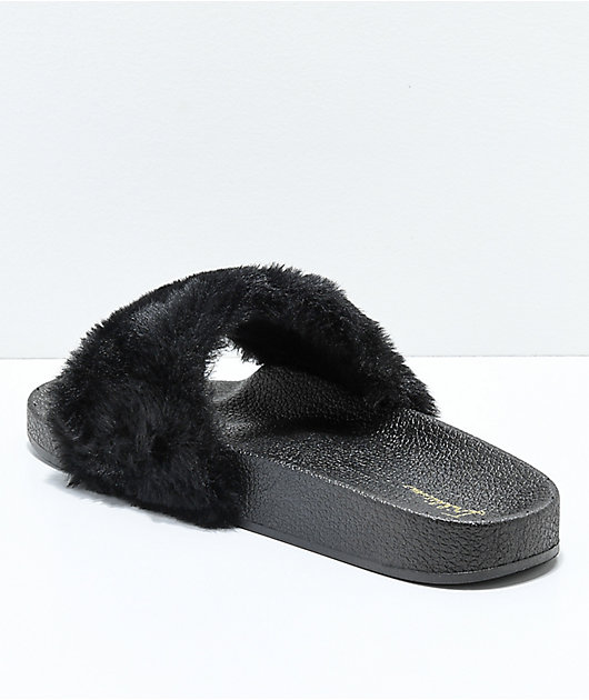 Coface Fuzzy Slippers Are Comfy and Have Incredible Arch Support