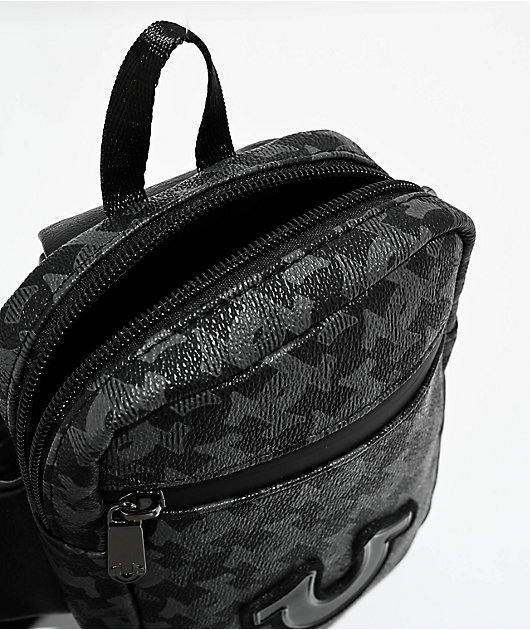 関税送料込★TRUE RELIGION★ロゴ ショルダーバッグ True Religion Apse Monogram Black Crossbody Bag | Zumiez