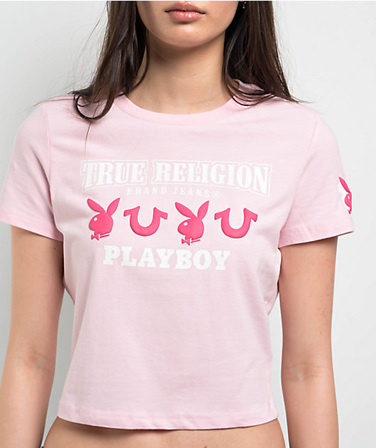 関税込み♪コラボ【TRUE RELIGION】X PLAYBOY ロゴ ★ Tシャツ True Religion x Playboy Logo Pink Crop T-Shirt | Zumiez
