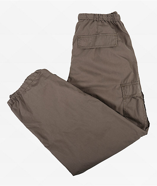 【BAON】[unisex] Toumin banding wide cargo parachute pt Unionbay Logan Grey Peached Cargo Parachute Pants | Zumiez