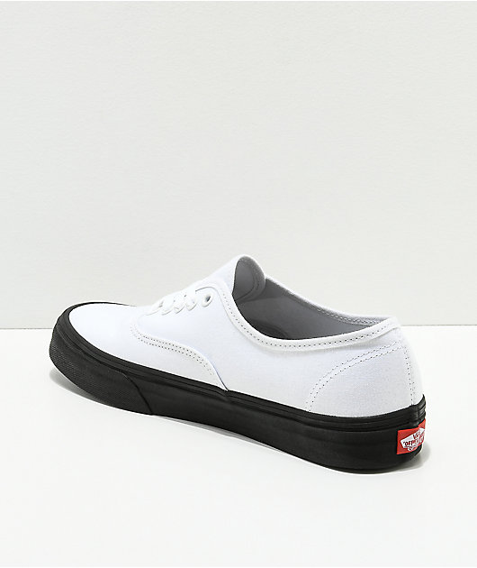 Vans Authentic zapatos de skate en blanco con suela negra | Zumiez