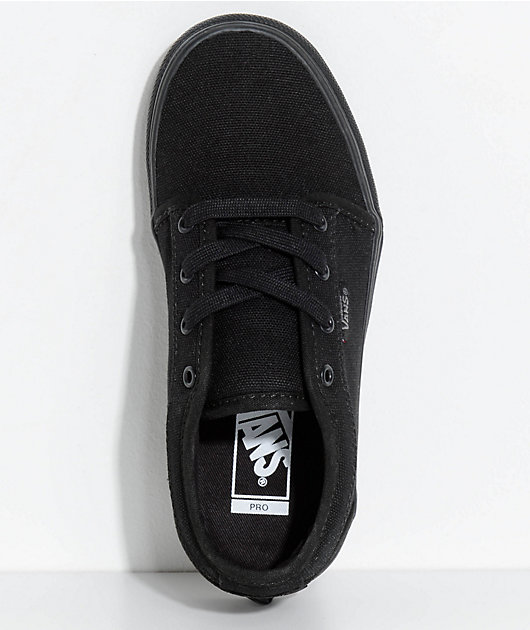 vans chukka low pro blackout