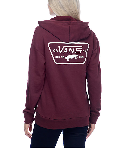 أوتاد بصمت هائل vans logo hoodie 