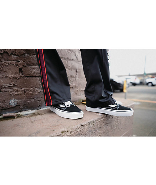 スニーカー ^VANS^ Comficushi Old School Classic Black True White VN0A3W s-l1200.jpg