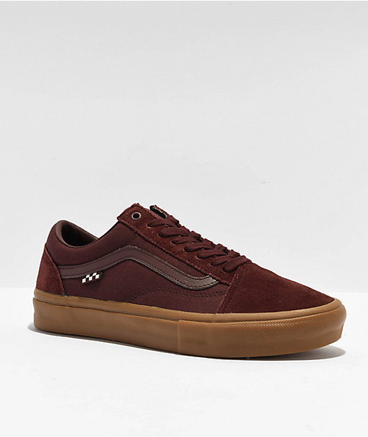 Burgundy vans shops with gum sole