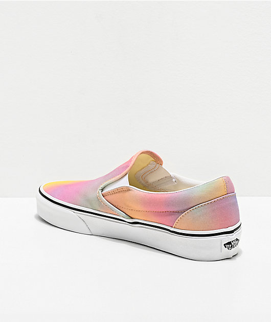 vans aura slip ons
