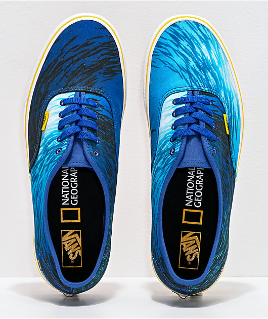 Vans x National Geographic Authentic zapatos de skate en blanco y océano Vans x National Geographic Authentic zapatos de skate en blanco y océano