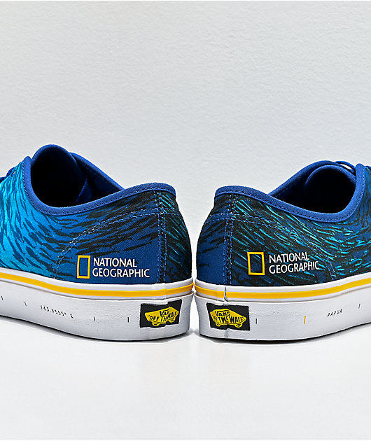 Vans x National Geographic Authentic zapatos de skate en blanco y océano Vans x National Geographic Authentic zapatos de skate en blanco y océano