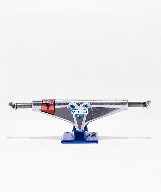 Venture Yuto V-Hollows Great Wave Silver & Blue 5.6 Skateboard
