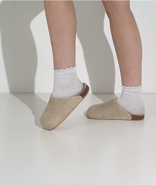 adidas Originals Women's Adimule Magic Beige & Gum Slippers video