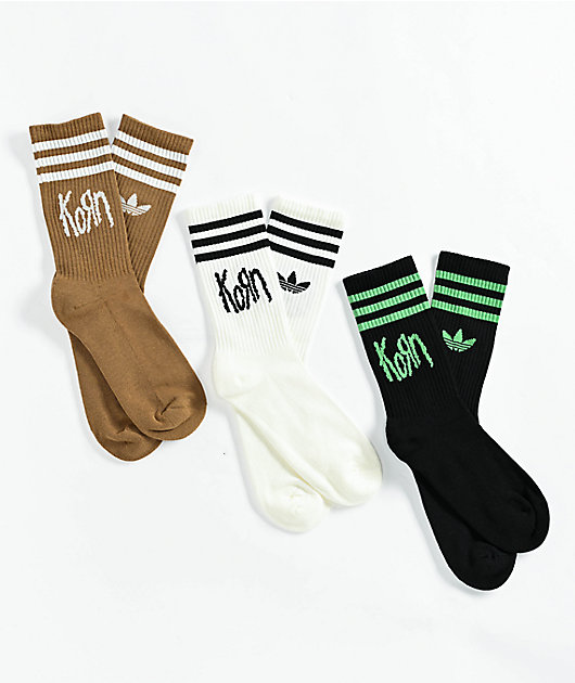 Korn ロゴ入り  ソックス 3色セット adidas x KoRn 3 Pack Crew Socks | Zumiez