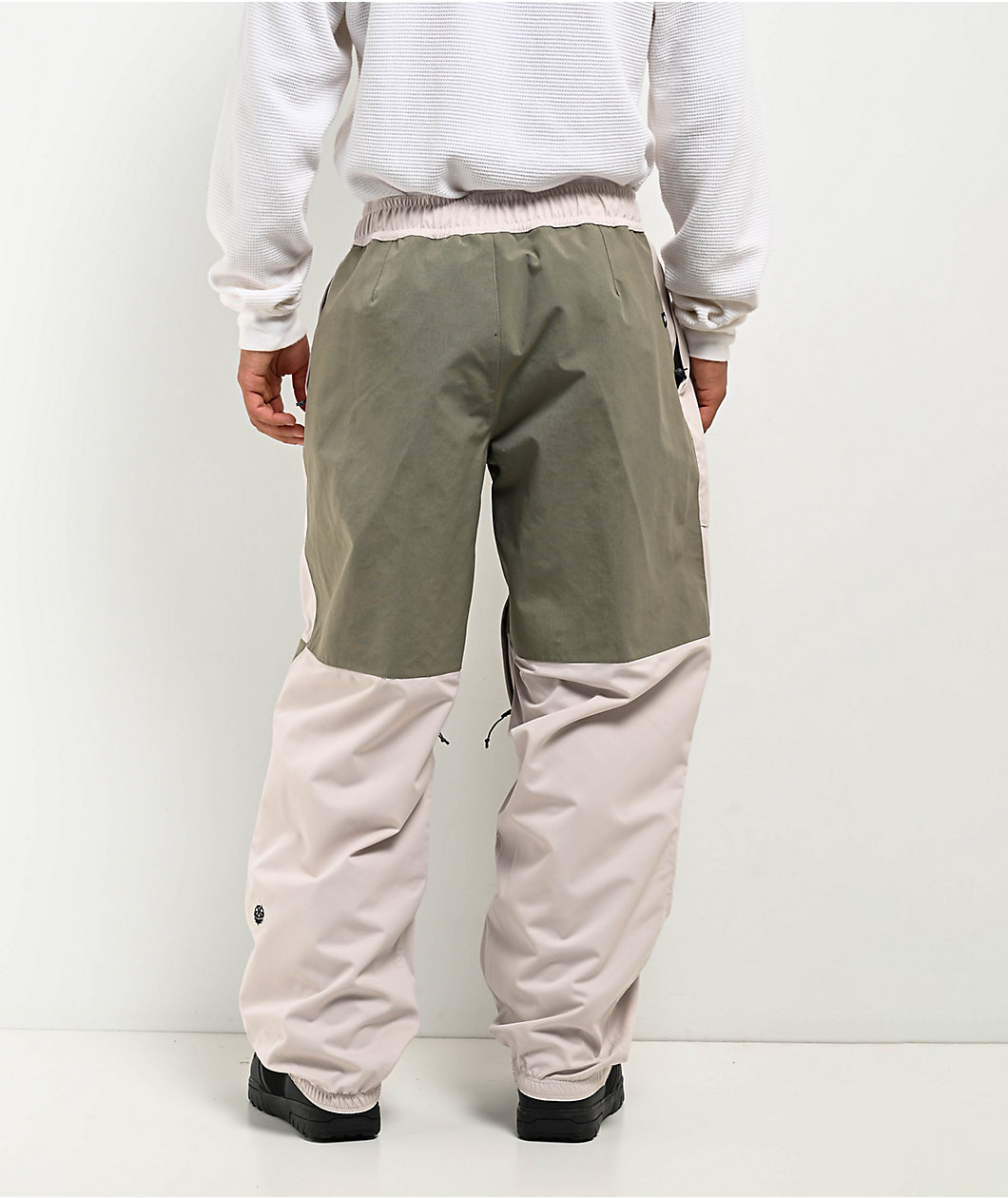 686 x Welcome Ghost Limestone 10K Snowboard Pants