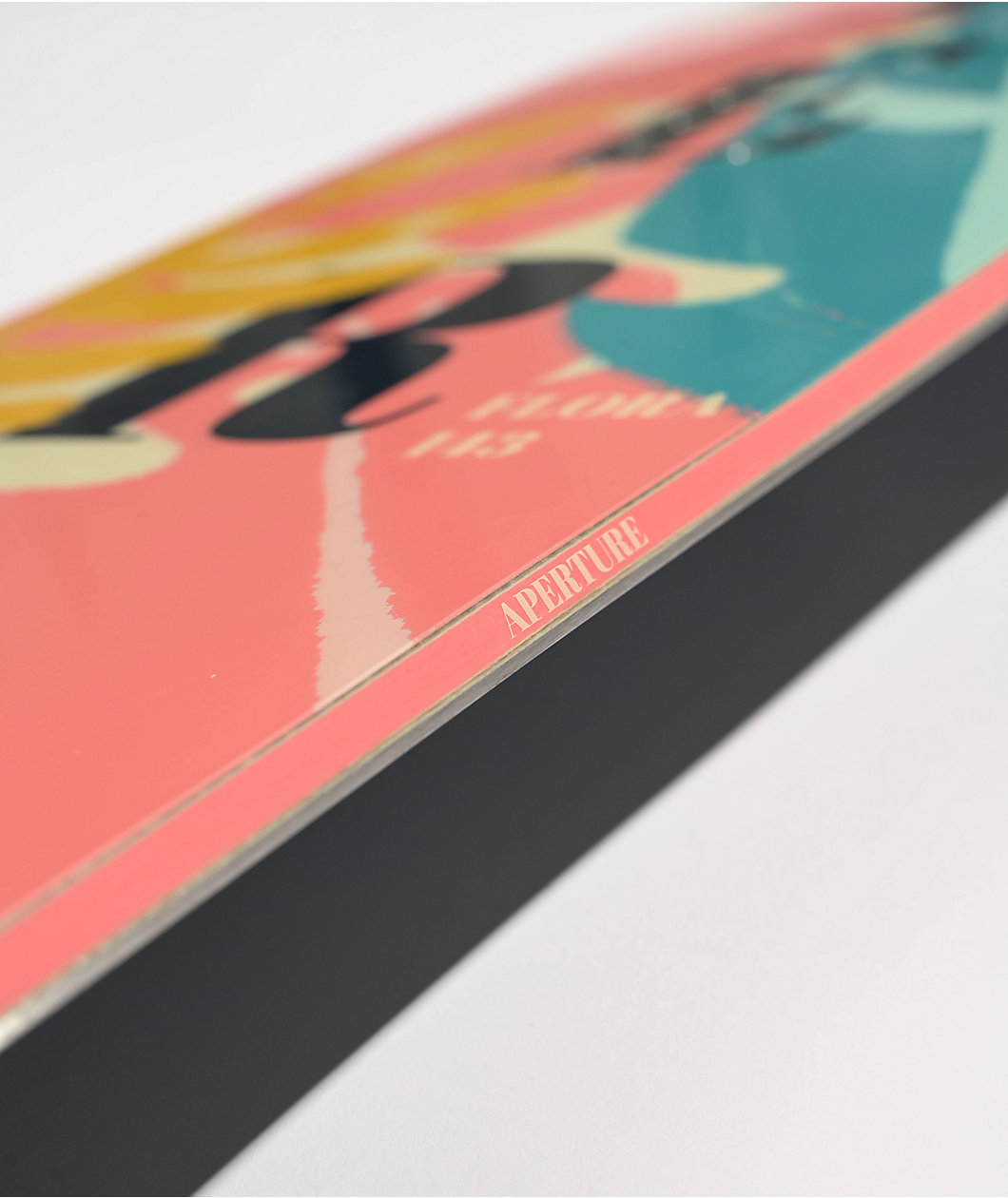 Aperture Flora Snowboard 2023